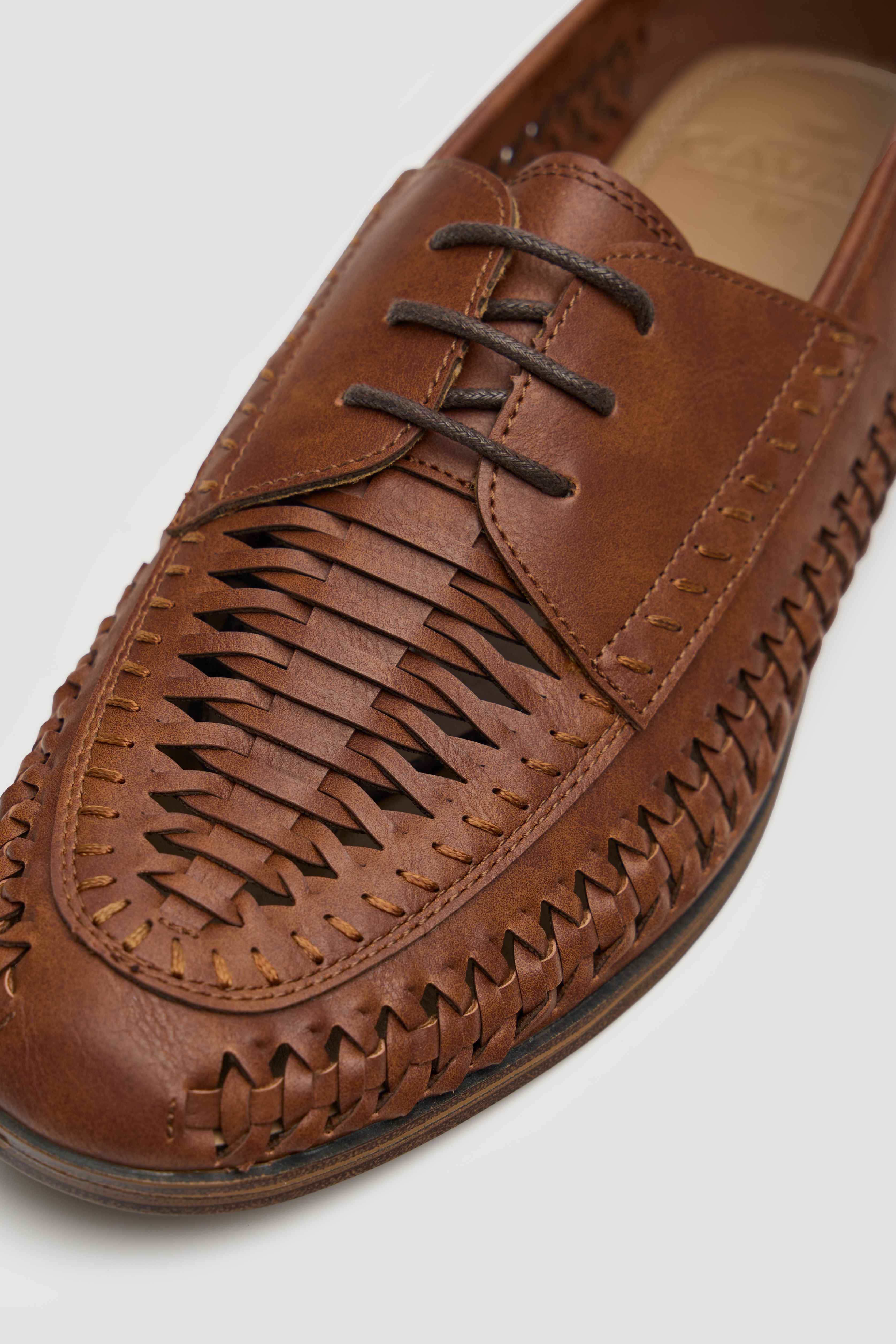 Cavani Casual Wear| Gevlochten Loafers cognac